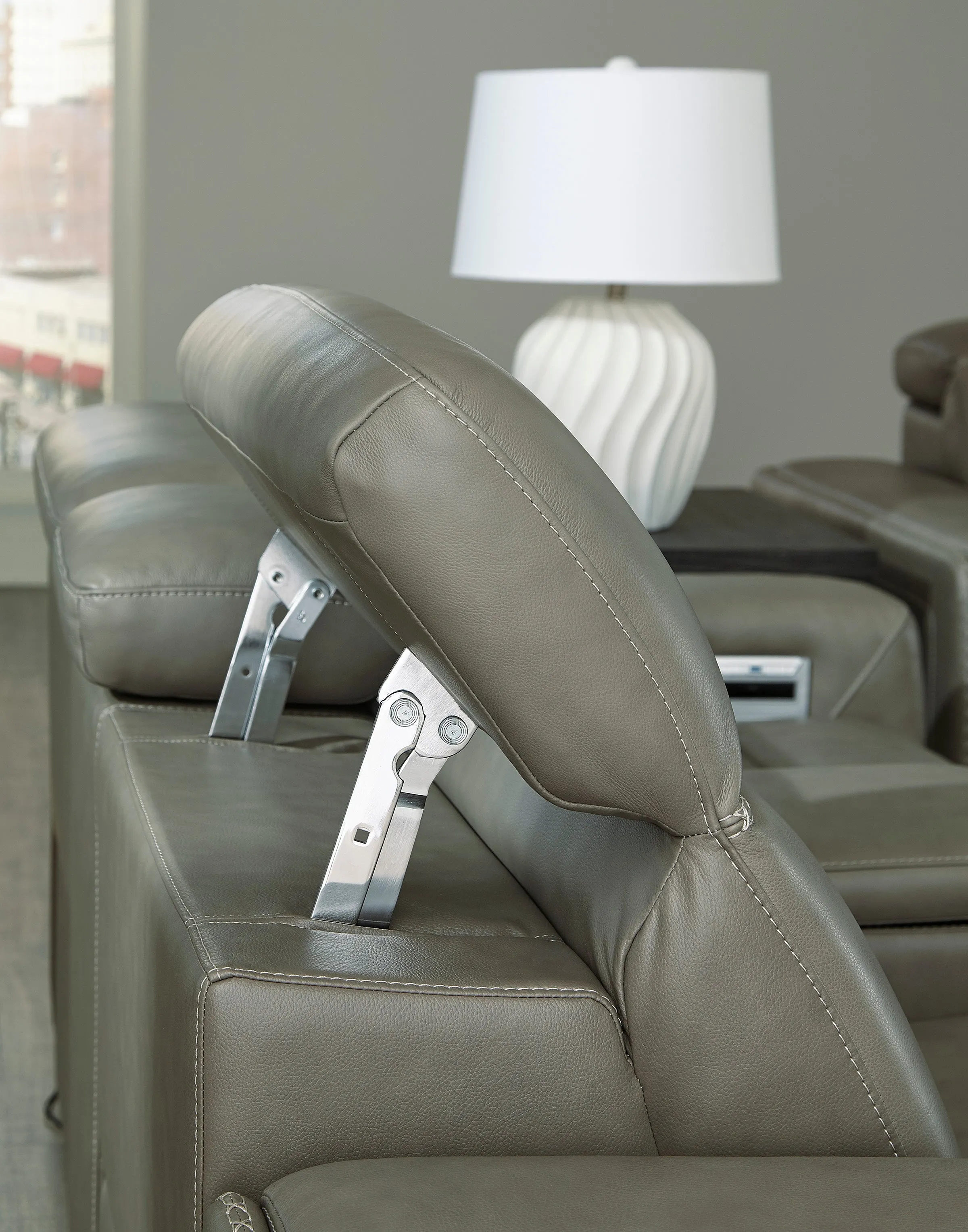 Cori 6 Piece Leather Reclining Sectional