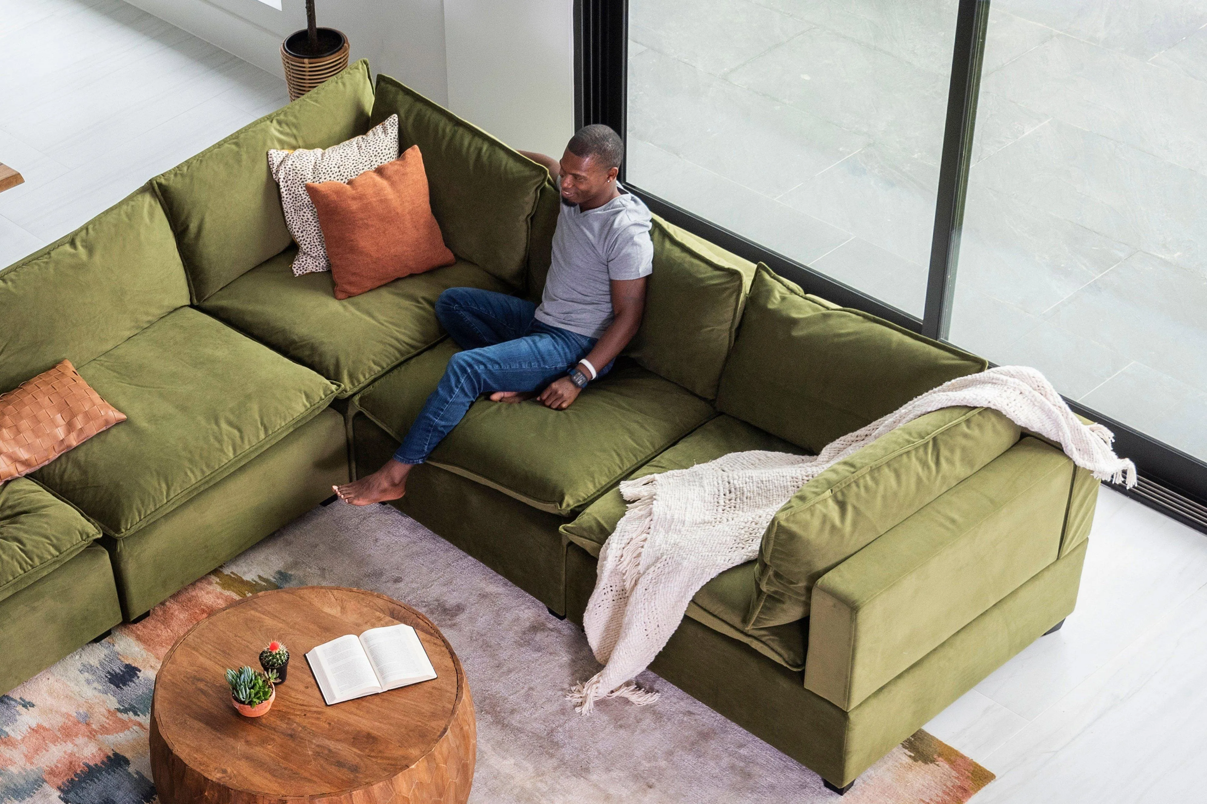 Kova Box Cushion Corner Sectional