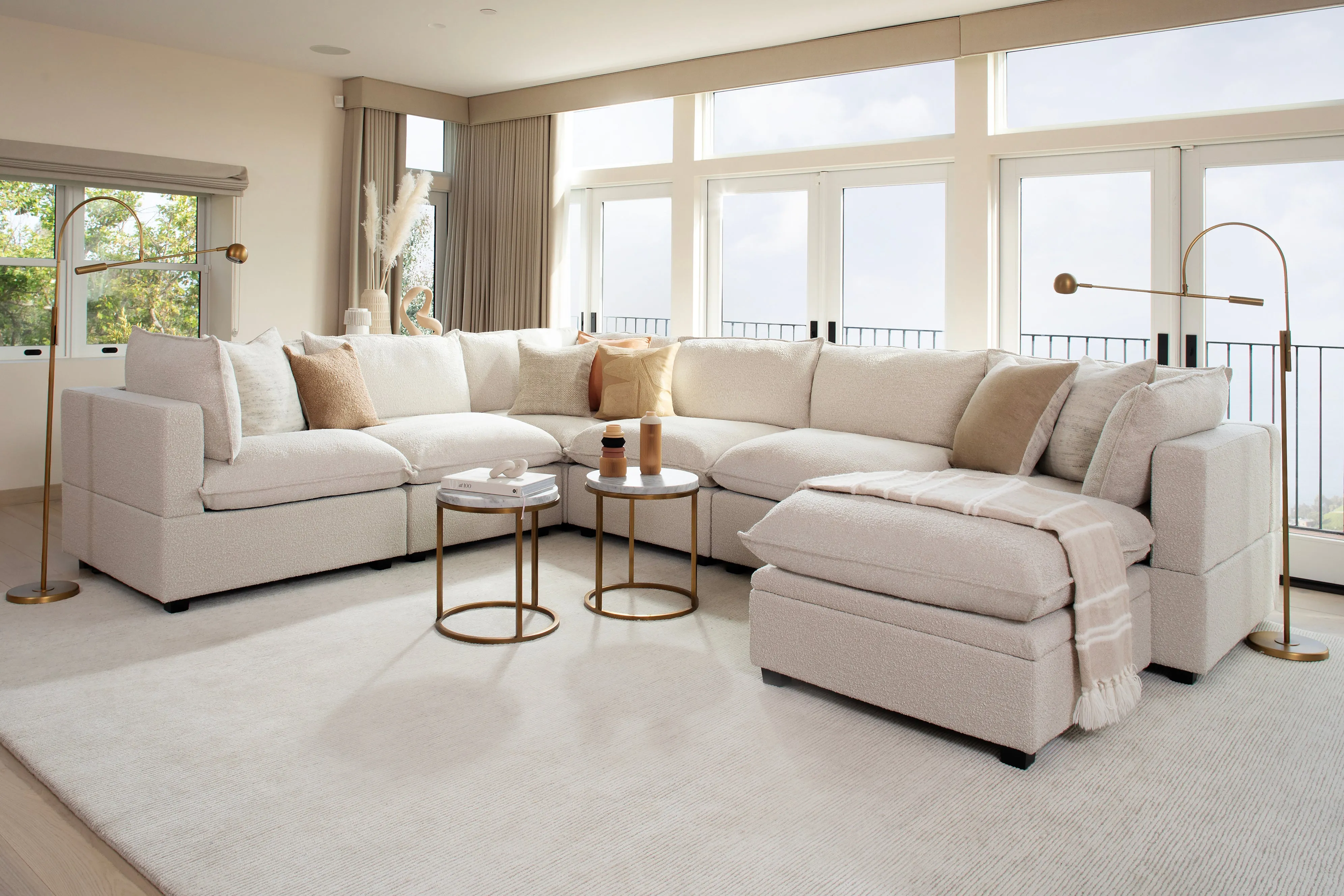 Kova Box Cushion Grand Corner   Ottoman