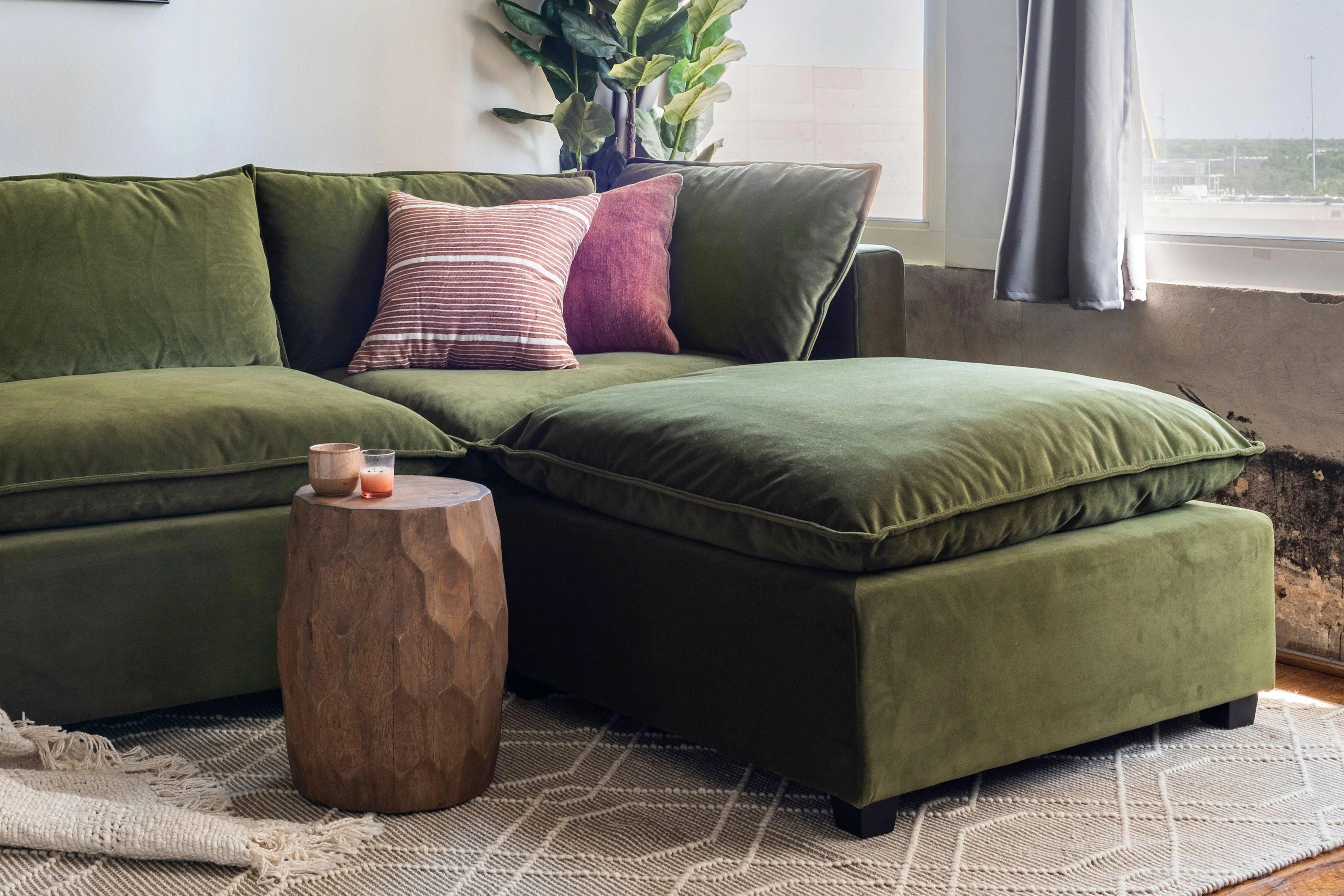 Kova Box Cushion Grand Corner   Ottoman