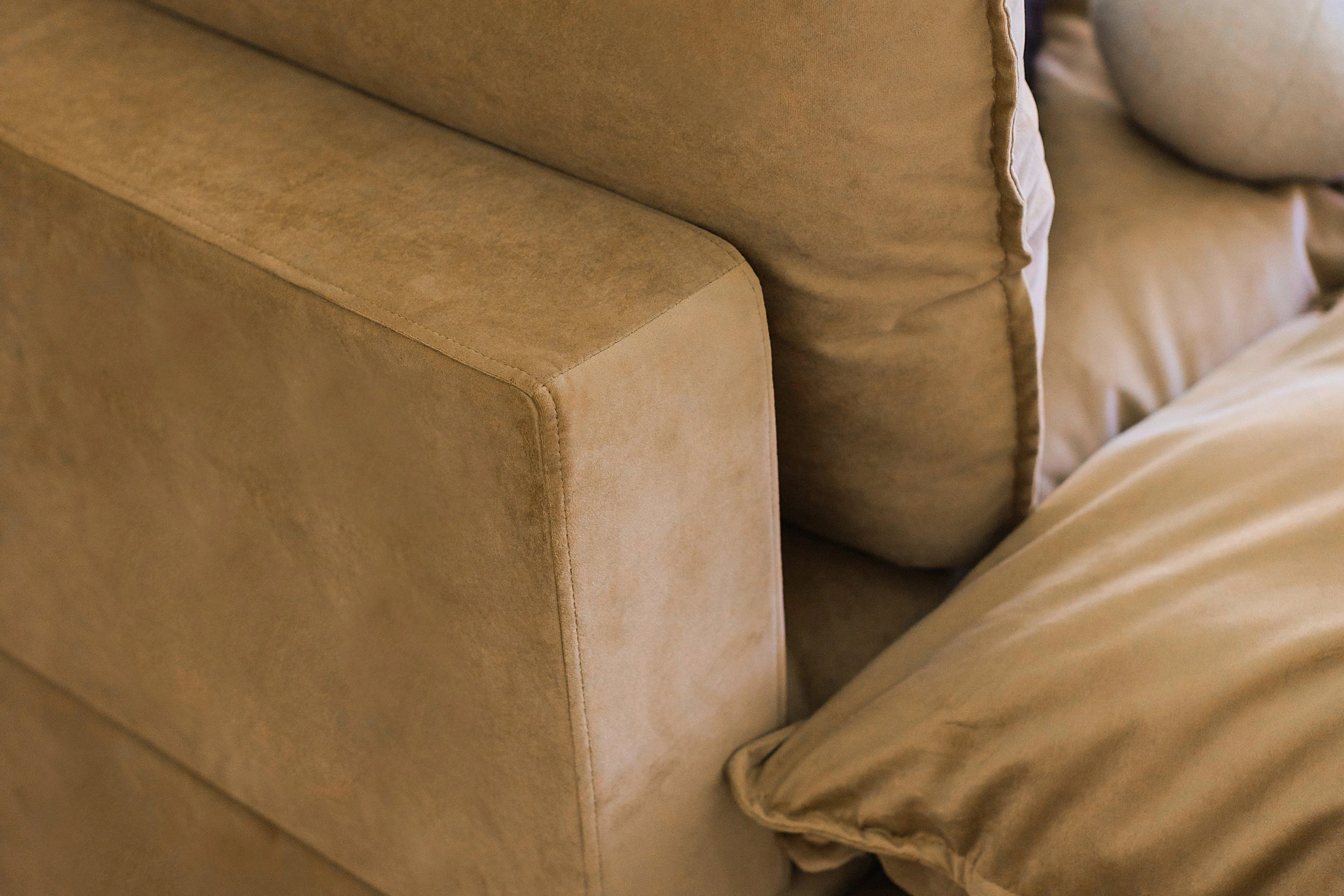 Kova Box Cushion L-Shape   Ottoman