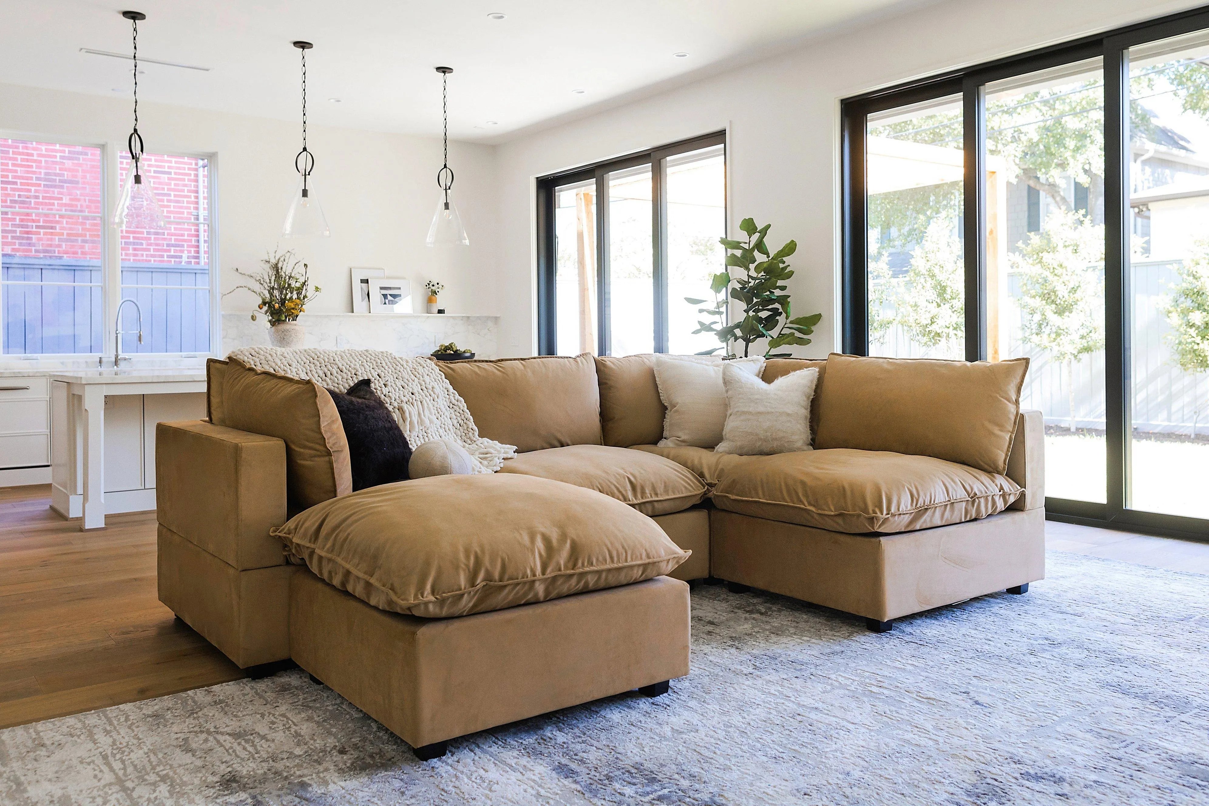 Kova Box Cushion L-Shape   Ottoman