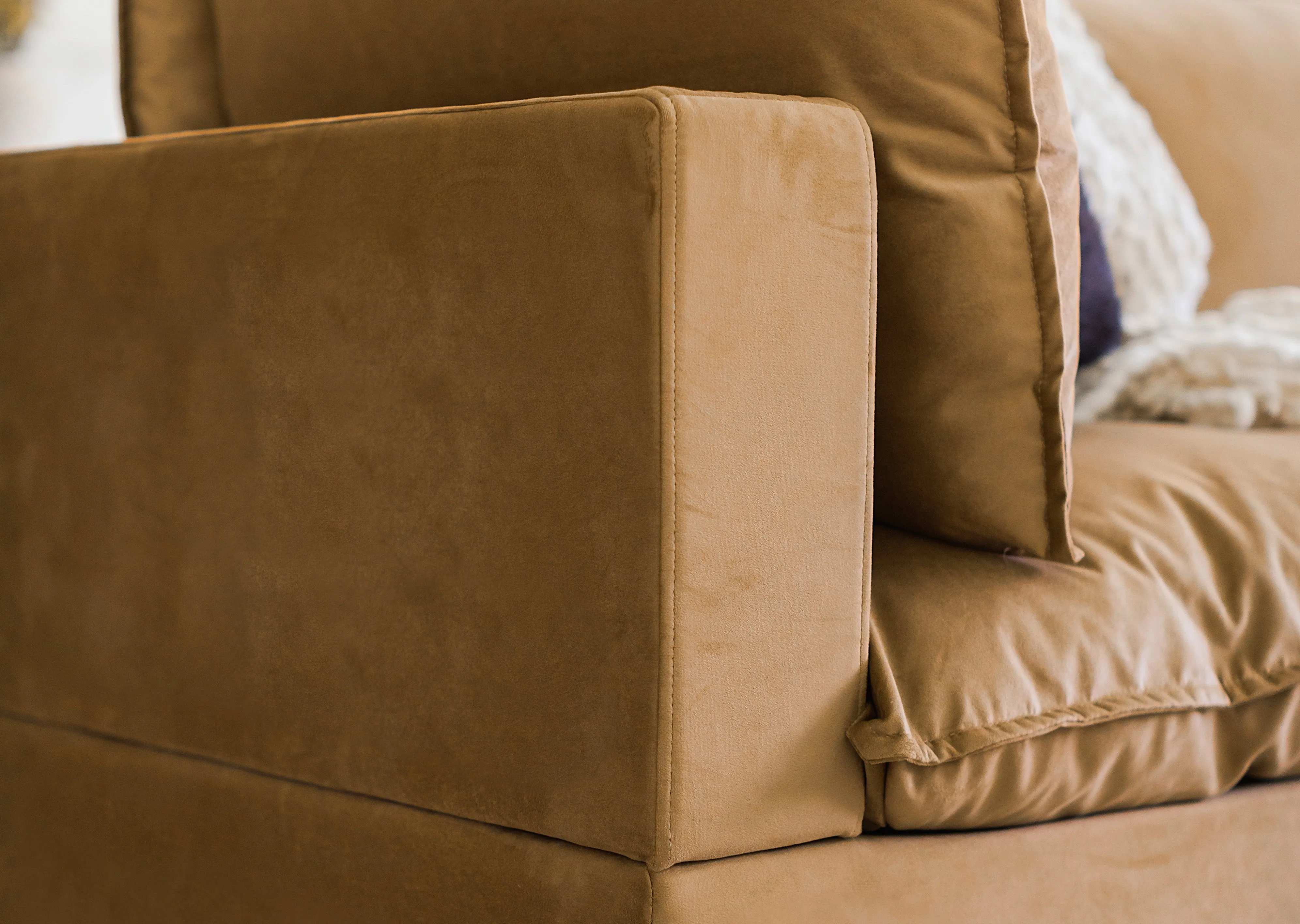 Kova Box Cushion L-Shape