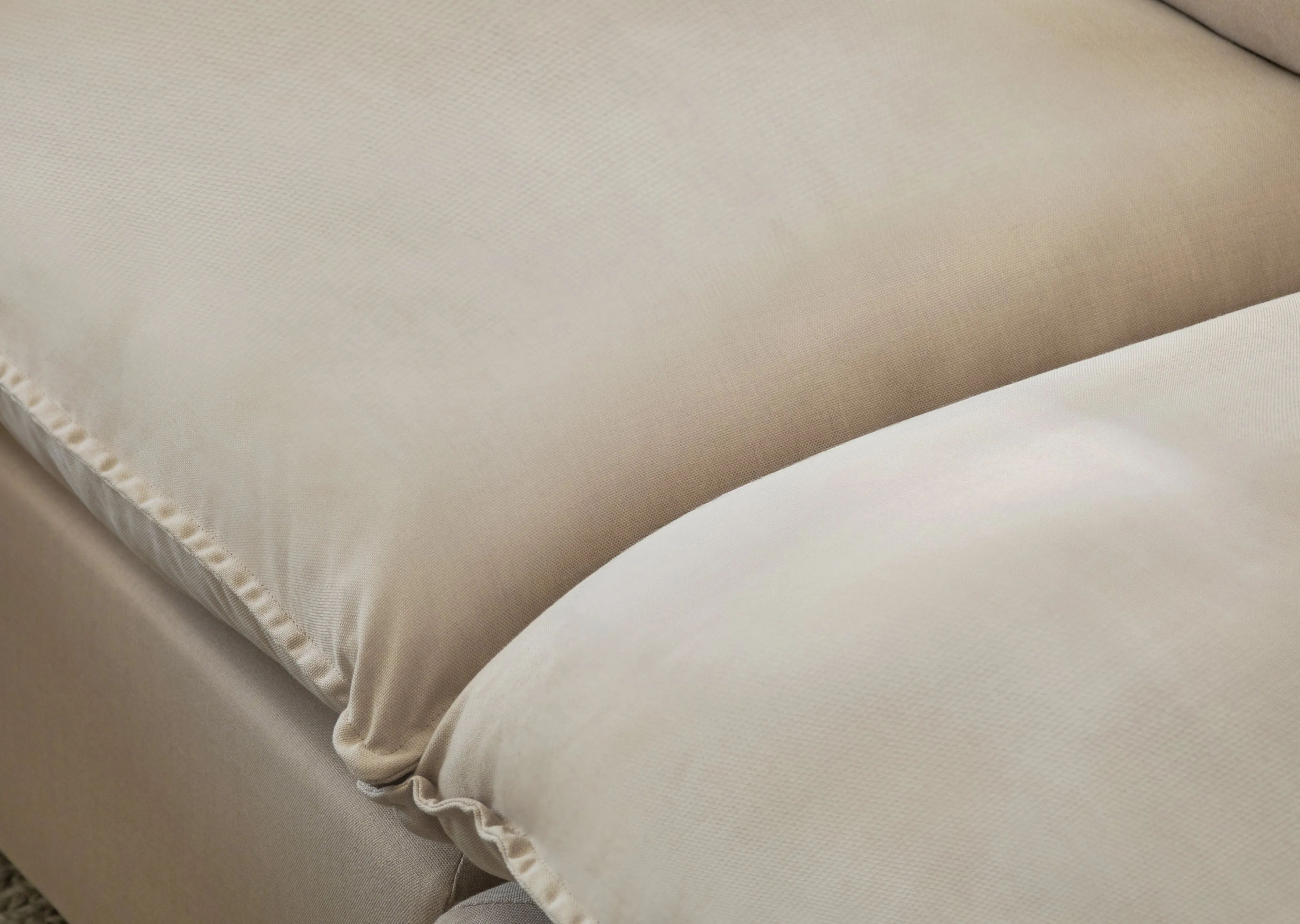 Kova Box Cushion L-Shape