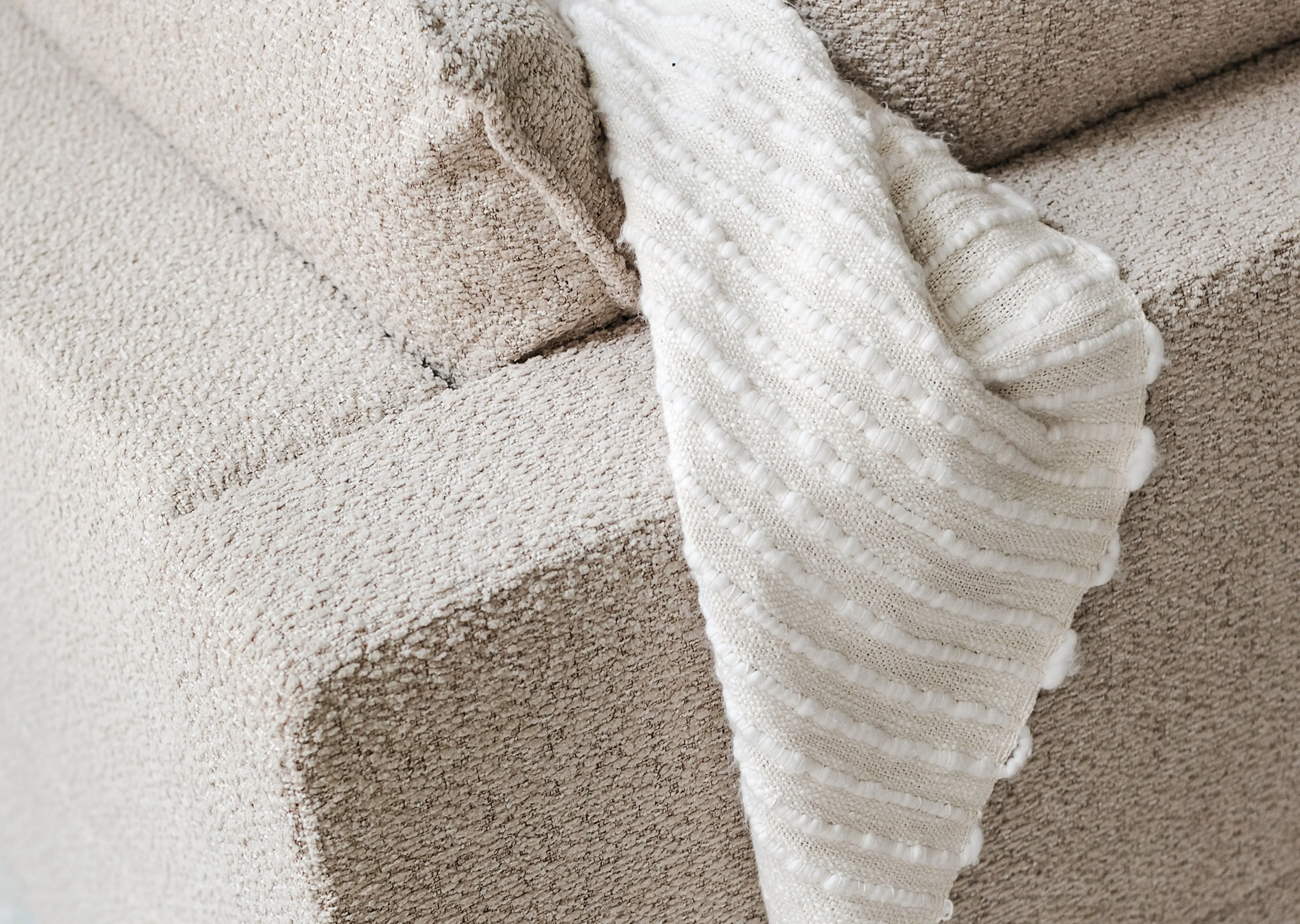 Kova Box Cushion L-Shape