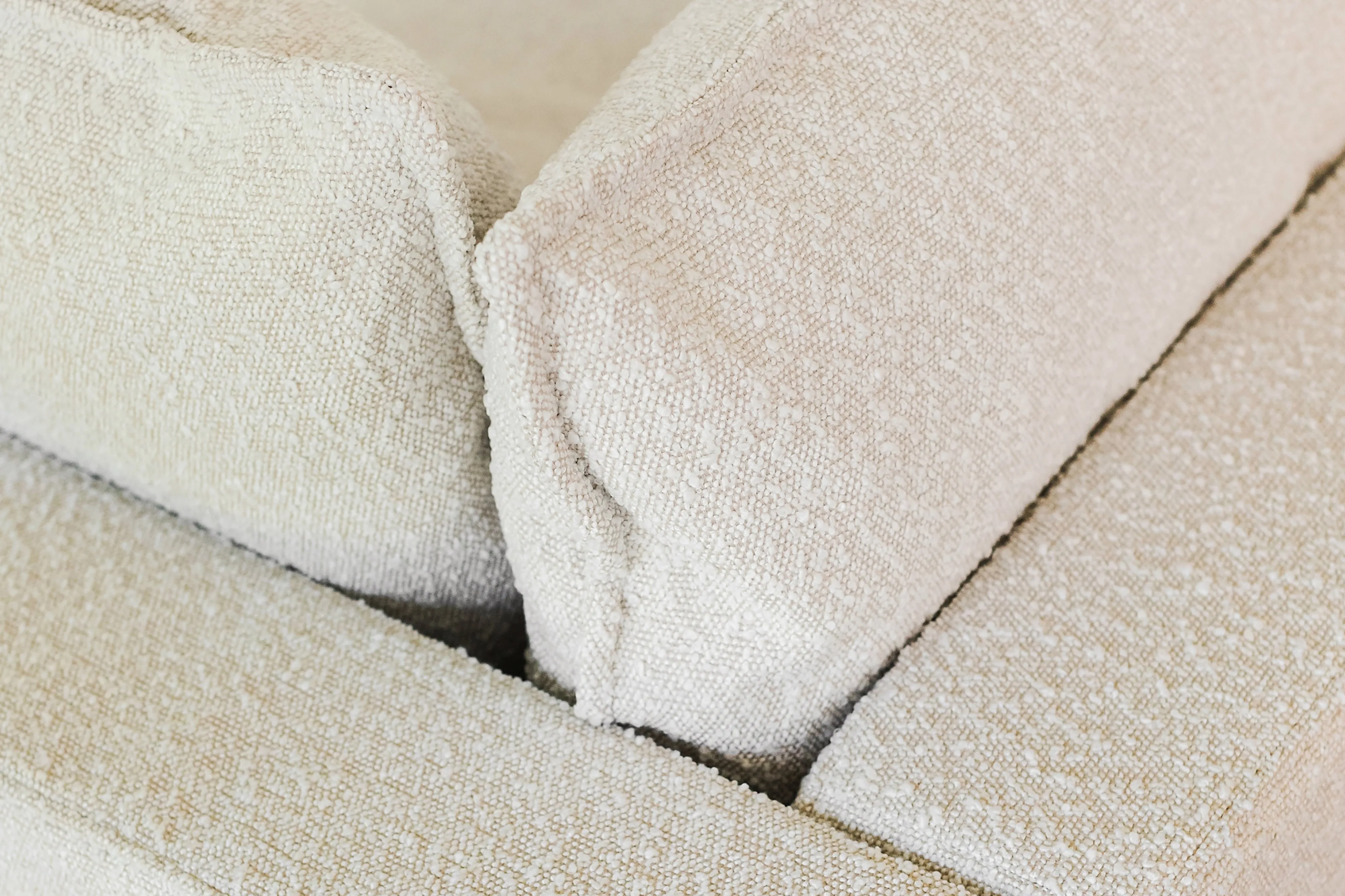 Kova Box Cushion L-Shape