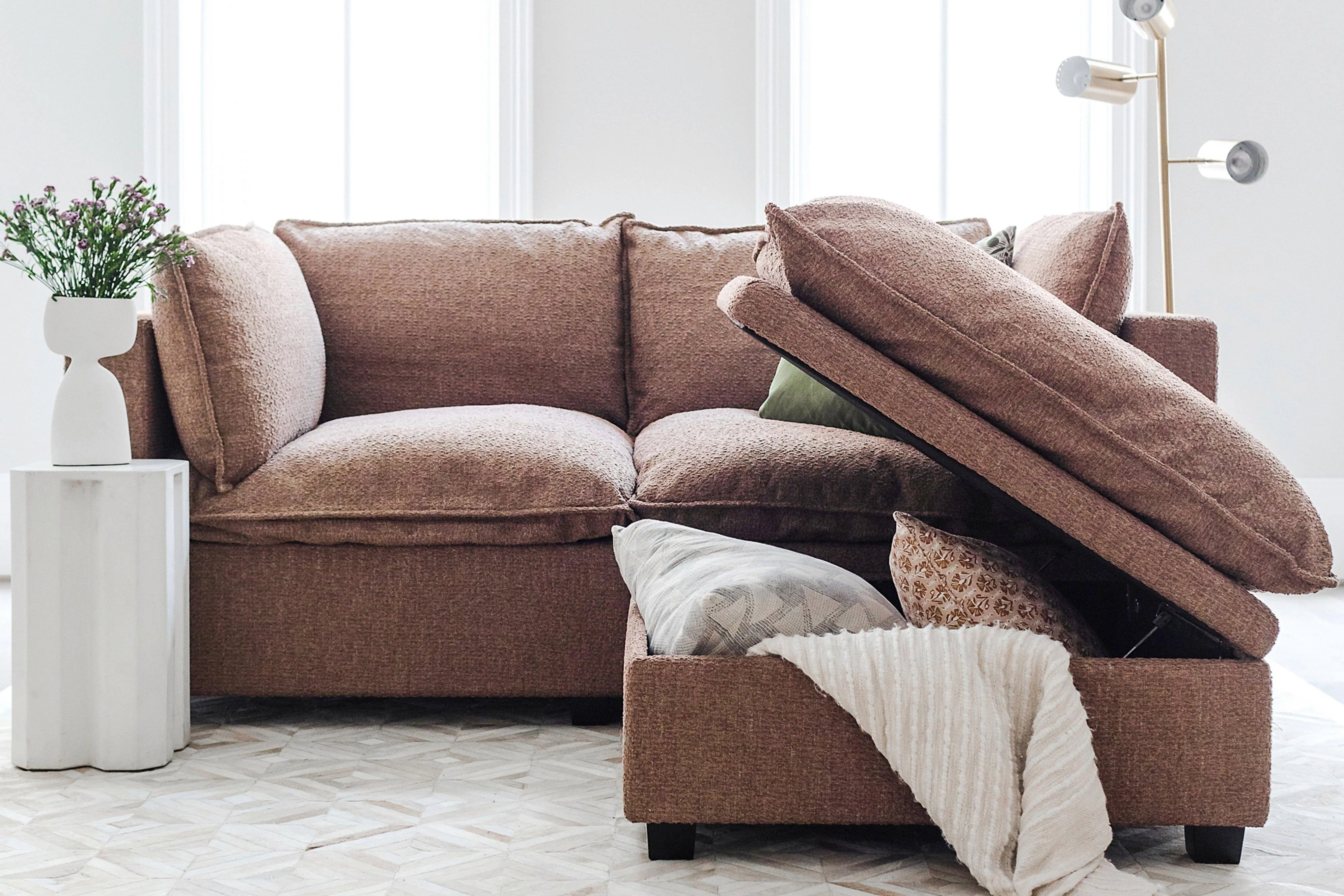 Kova Box Cushion Sofa 86"   Ottoman