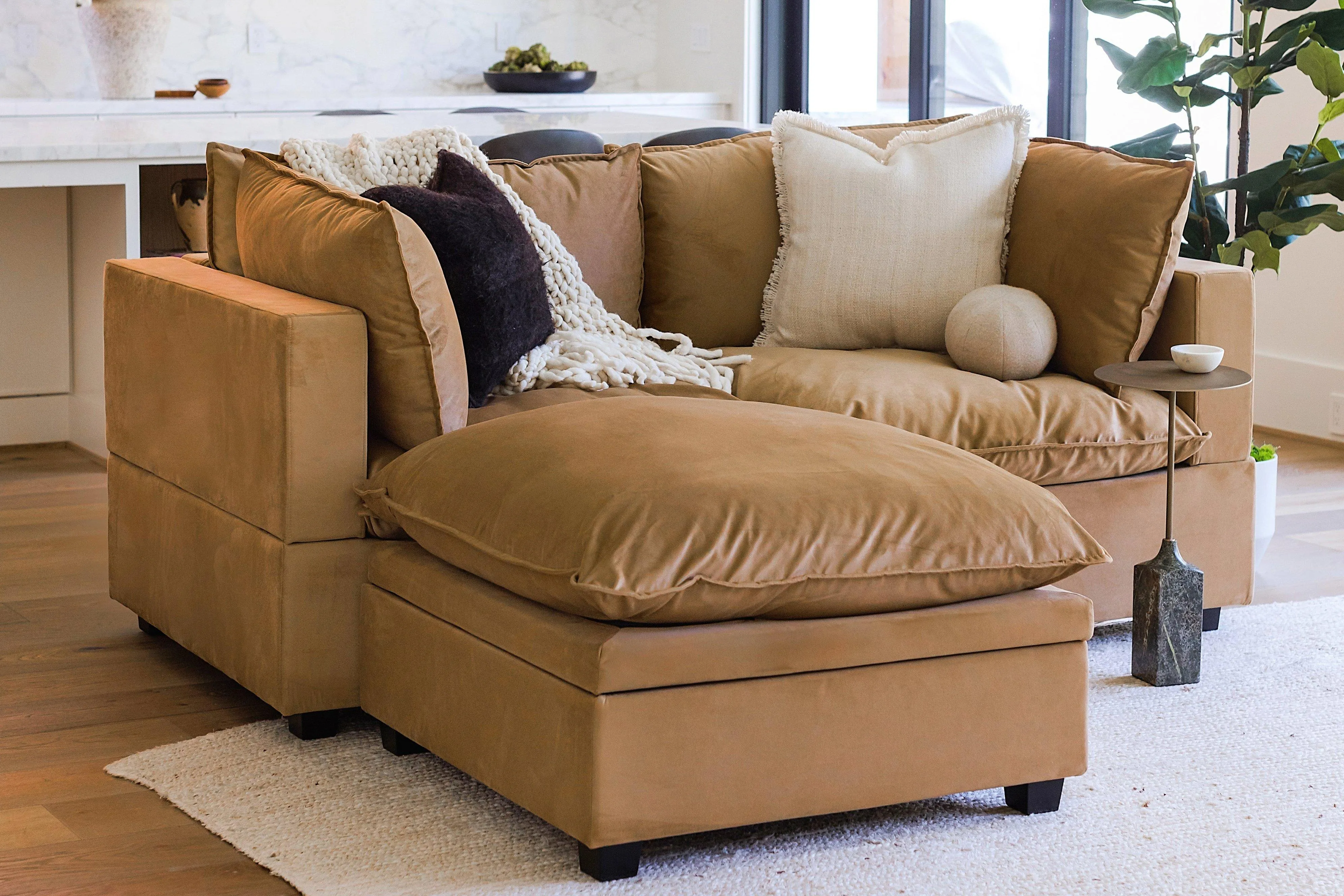 Kova Box Cushion Sofa 86"   Ottoman
