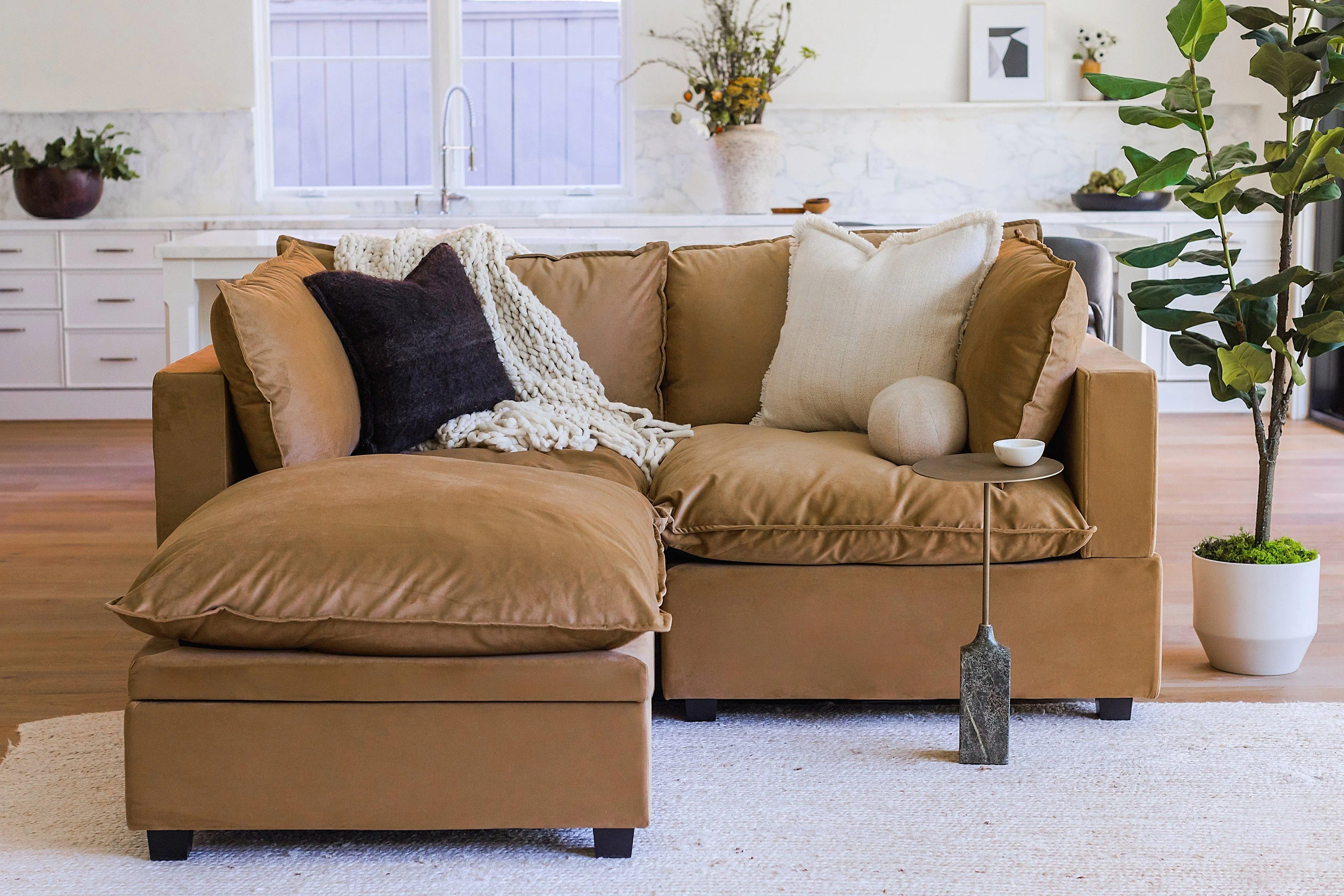 Kova Box Cushion Sofa 86"   Ottoman