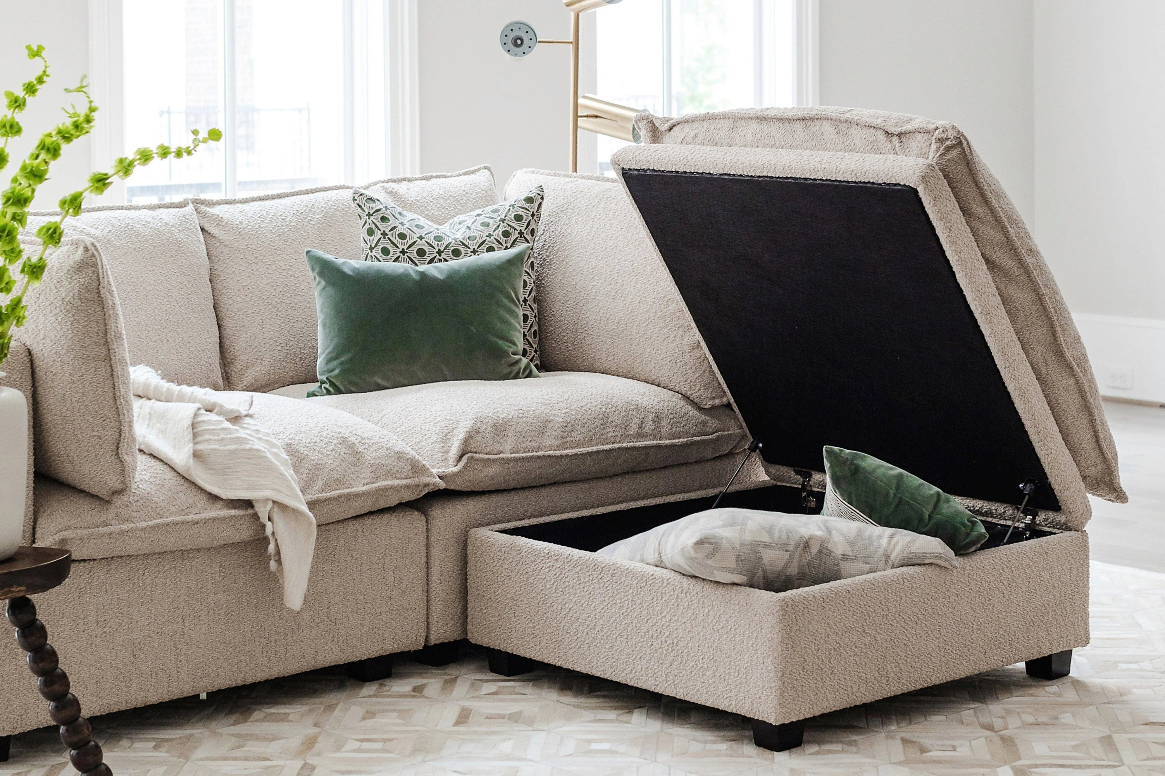 Kova Box Cushion Sofa 86"   Ottoman