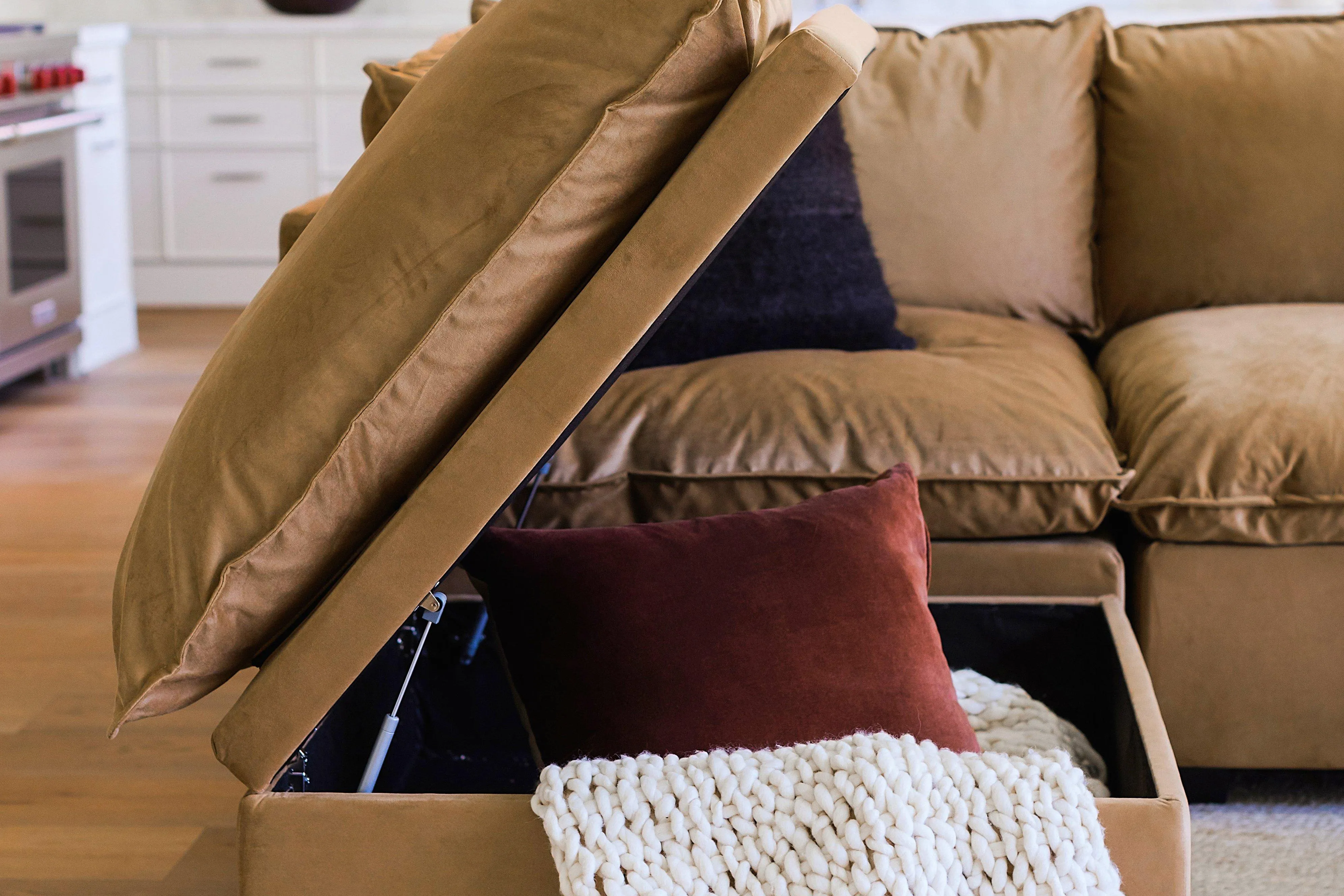 Kova Box Cushion Sofa 86"   Ottoman