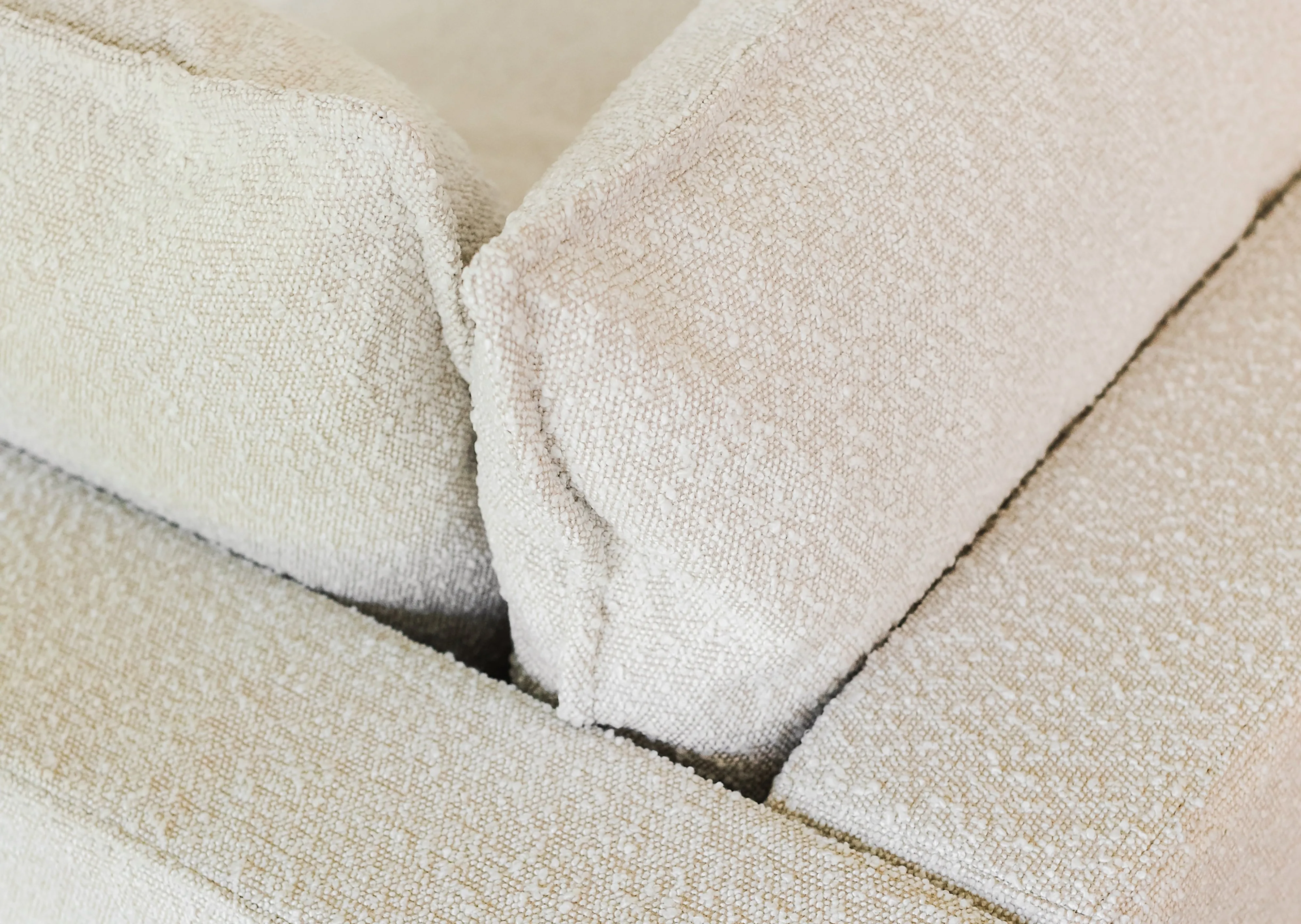 Kova Pillow Cushion Corner
