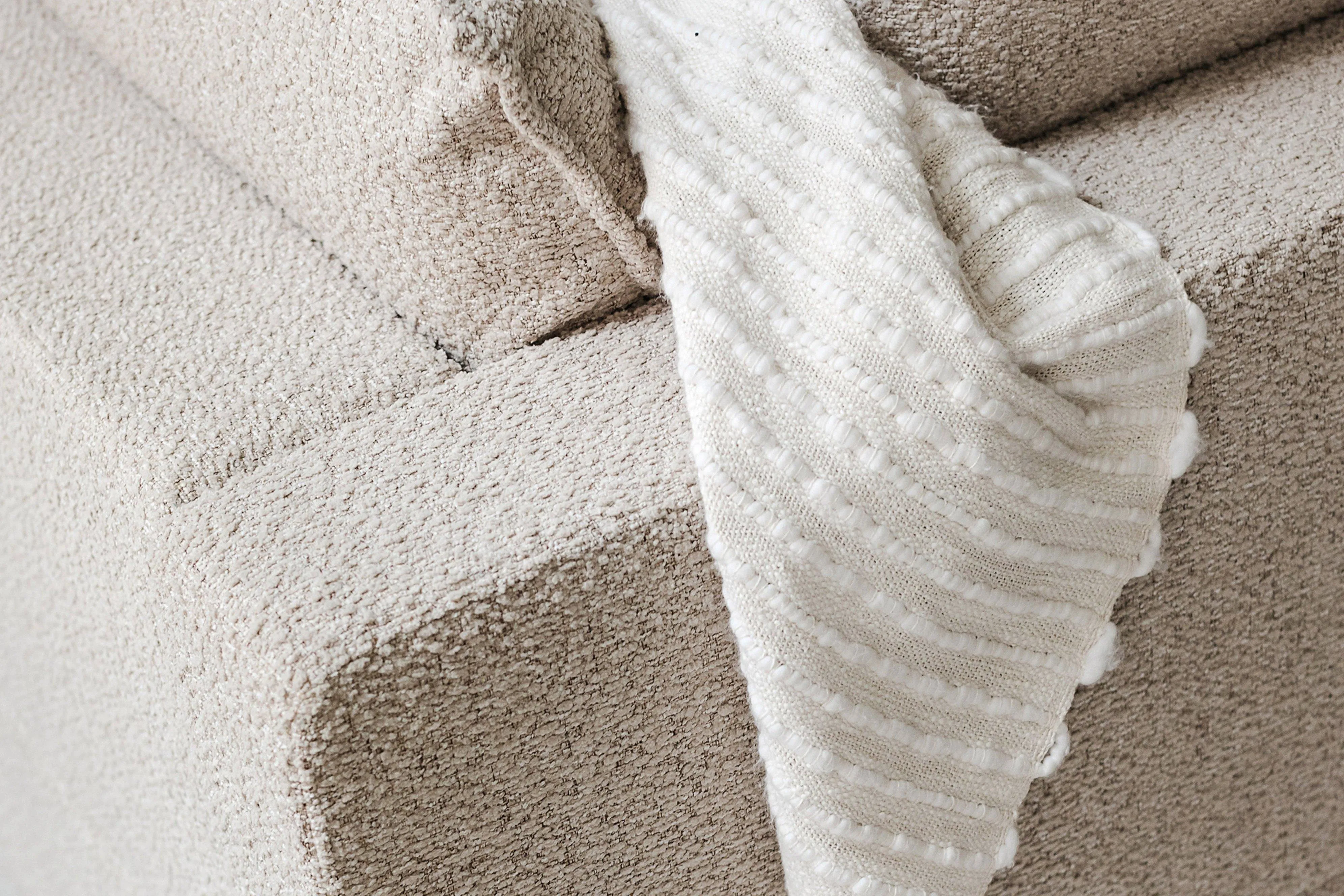 Kova Pillow Cushion Pit